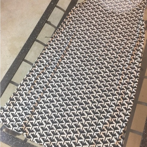 Lovely Black and White Max Studio Dress - Picture 7 of 12